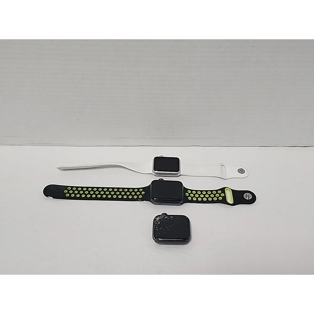 Apple Watch‎ FOR PARTS ONLY  Lot of 3 AS-IS UNTESTED